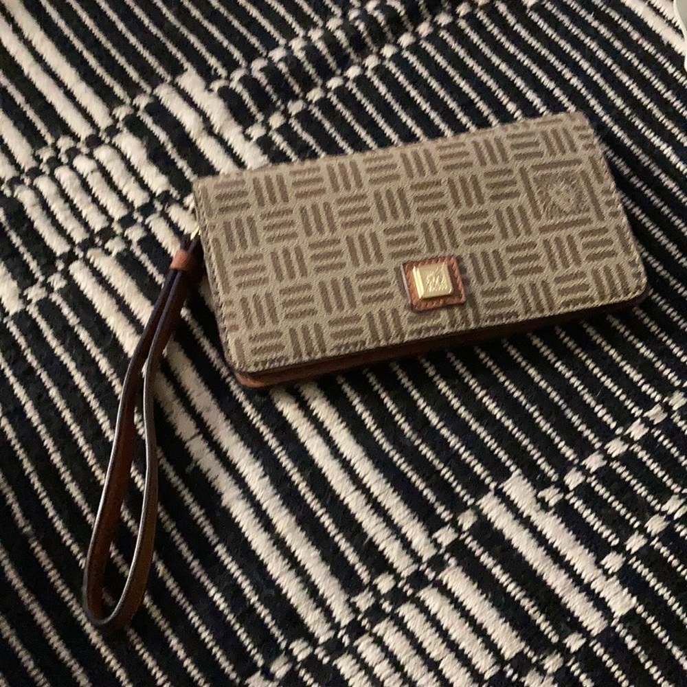 Wallet wristlet